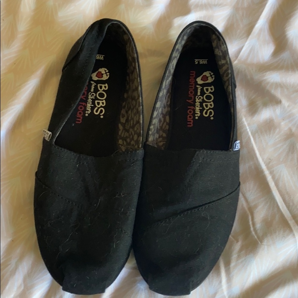 Bobs (knock off toms). Memory foam cushion